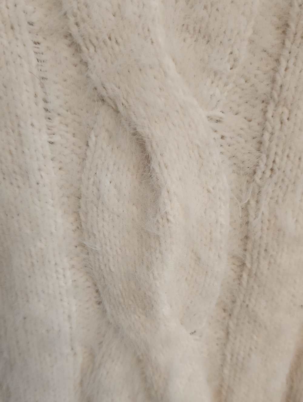 Lucky Brand Cream Cable-Knit V-Neck Sweater - Picture 3 of 16